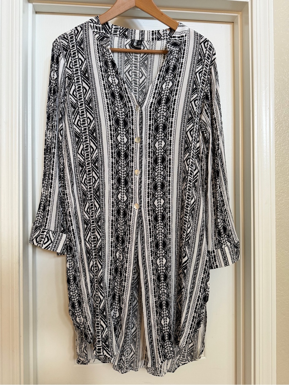 Pacific Beach Black and White Tribal Print Tunic Dress / Cover-Up